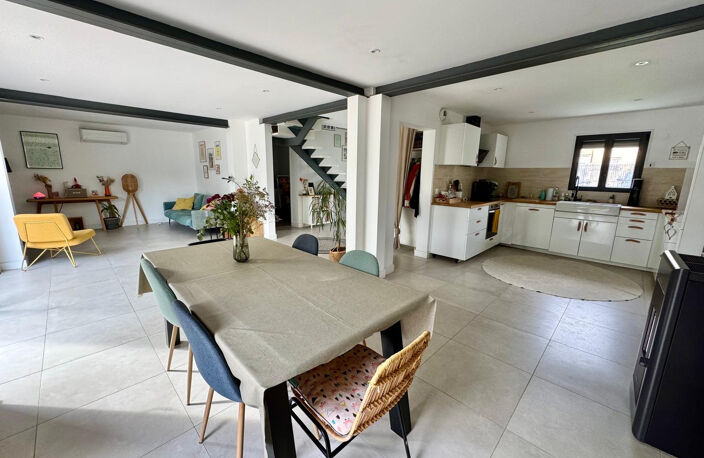 JACOU - Maison cinq pièces de 124m2 avec jardin — photo 4