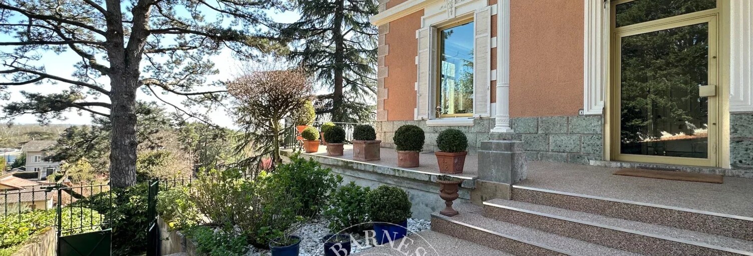 Maison 8 Pièces  m² à vendre à Neyron (01700)