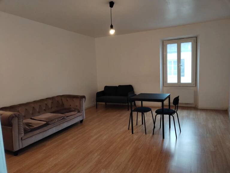 IMMEUBLE DE RAPPORT 3 APPARTEMENTS 6P CENTRE-VILLE LORREZ-LE-BOCAGE (77). — photo 1
