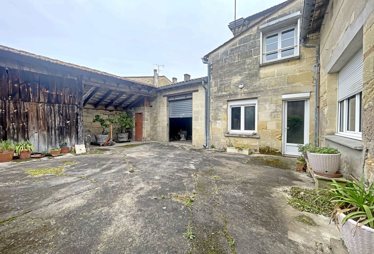 ARVEYRES -  Immeuble de rapport - Idéal Investissement. — photo 1