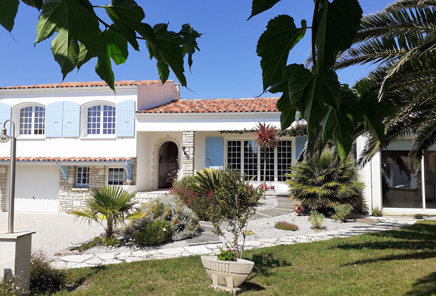 Belle villa familiale à deux pas du port - Grand terrain et dépendances — photo 1