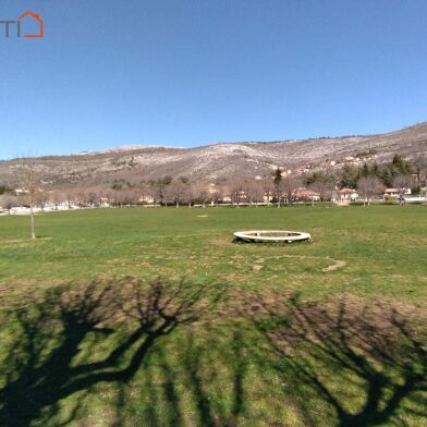 Commerce 2 pièces 77500 €