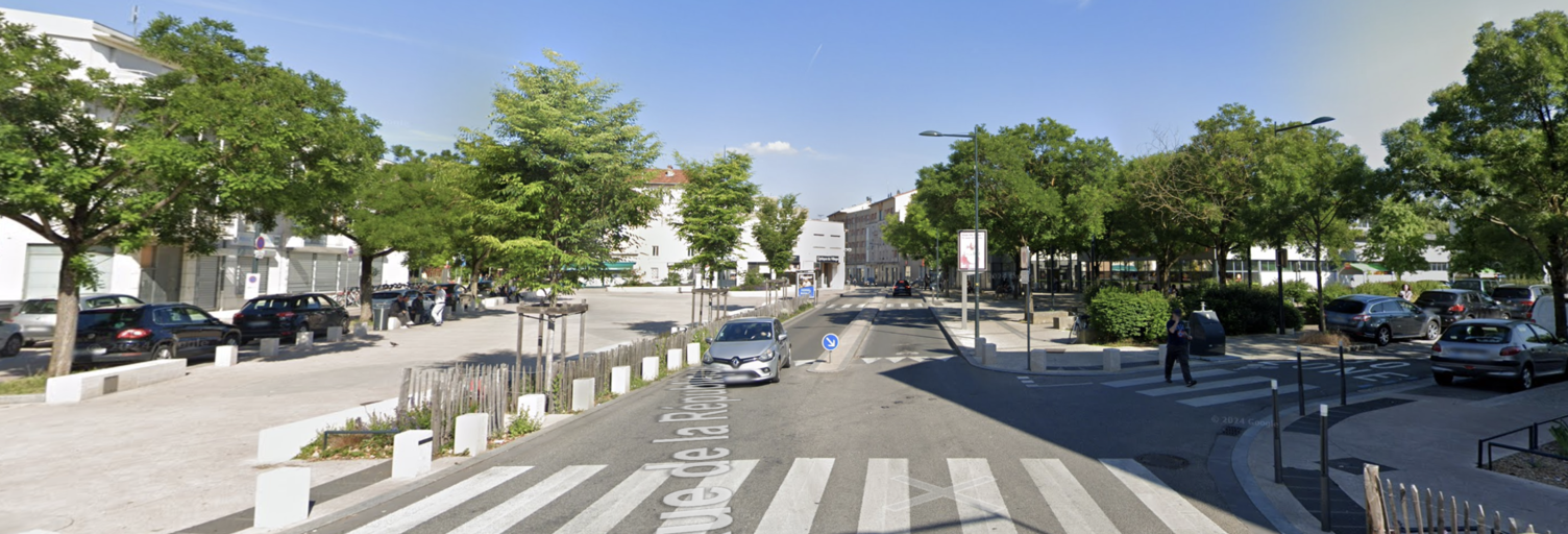 Garage  75 m² à vendre à Vaulx-en-Velin (69120)