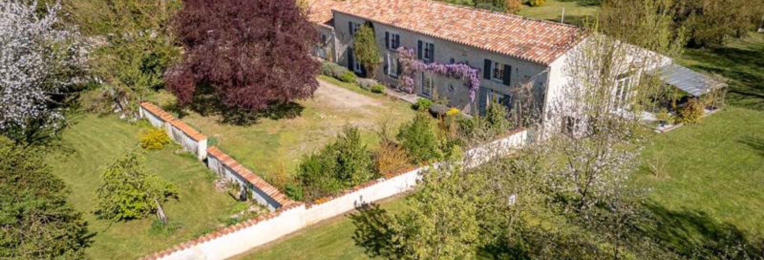 Maison 11 Pièces 327 m² à vendre à Villeneuve-la-Comtesse (17330)