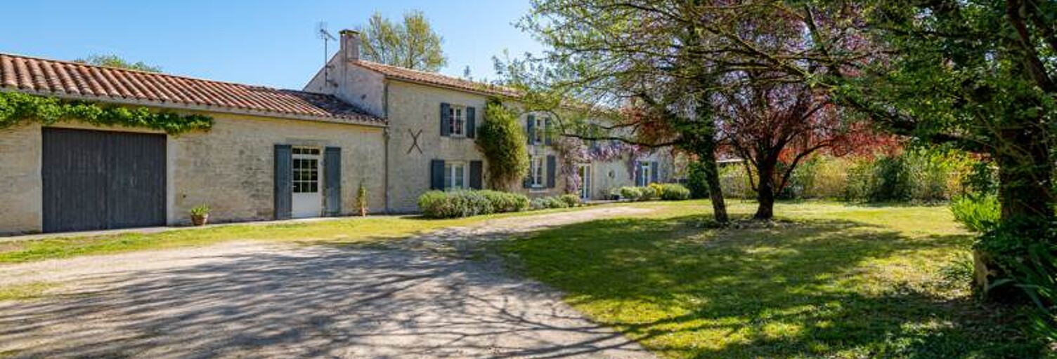 Maison 11 Pièces 327 m² à vendre à Villeneuve-la-Comtesse (17330)