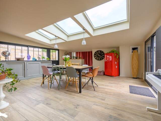 Maison en pierre de 6 pièces principales — photo du bien