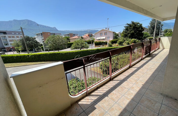 ECHIROLLES Appartement t5 Résidence du château — photo 4