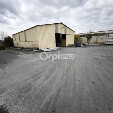 Local industriel  1600 €