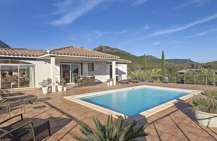 Villa 4 chambres - T2  Sainte-Lucie de Porto-Vecchio — photo 2