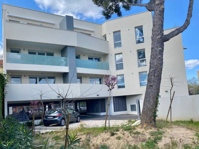 Appartement 4 pieces, 96 m2, balcon et stationnement — photo 1