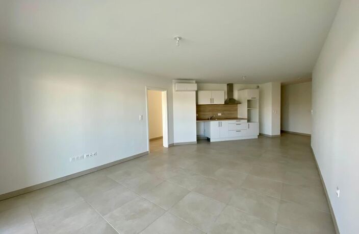Appartement 4 pieces, 96 m2, balcon et stationnement — photo 4