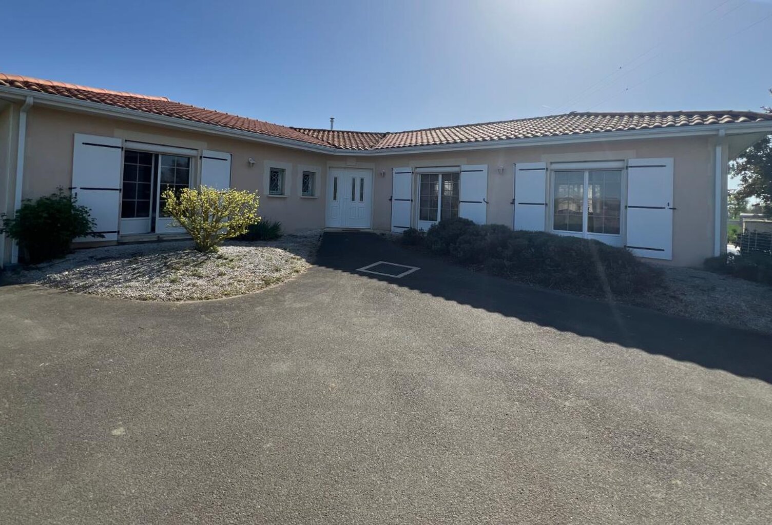Maison À Vendre MEURSAC 5 pièces — photo 1