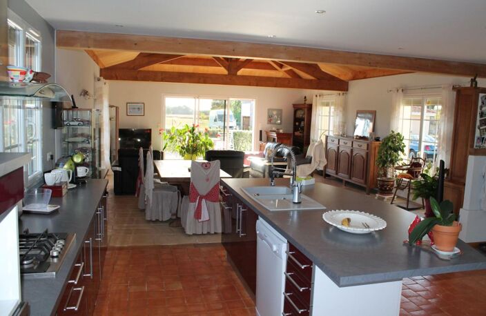 Maison À Vendre MEURSAC 5 pièces — photo 2