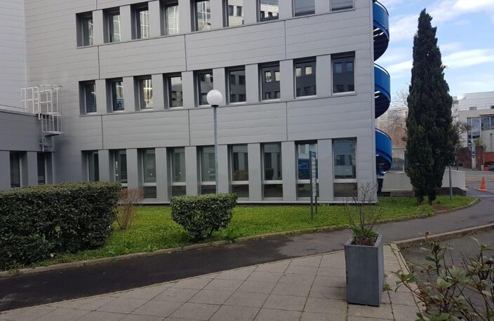 COLOMBES 92700 - LOCATION - BUREAUX - 55m2 - LOCAUX PROFESSI — photo 4