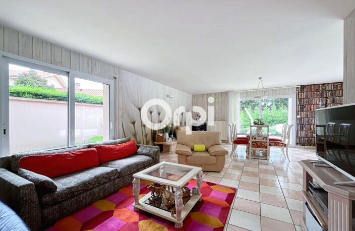 Maison avec piscine - 183 m² - Chazelles sur Lyon — photo 4