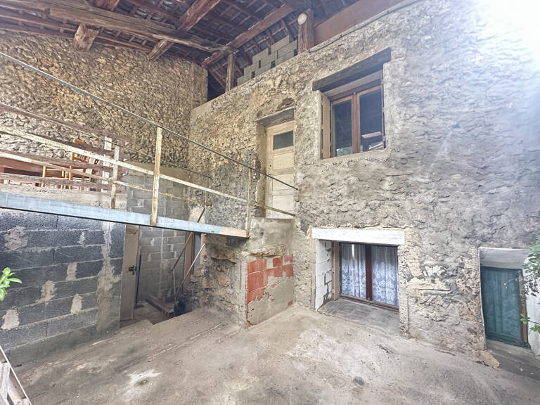 Maison de village de  136 m2  à rénover avec garage d 'envir — photo 1