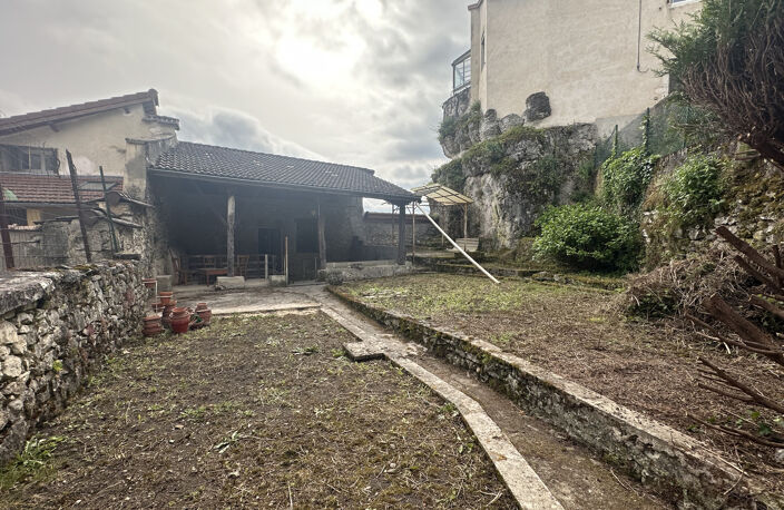 Maison de village de  136 m2  à rénover avec garage d 'envir — photo 2