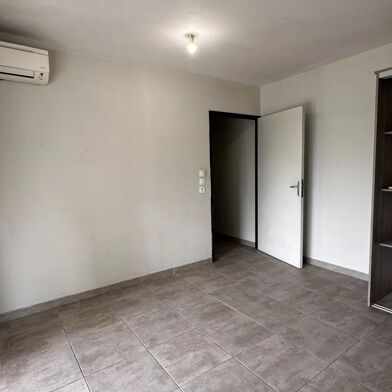 Appartement 4 pièces 260000 €