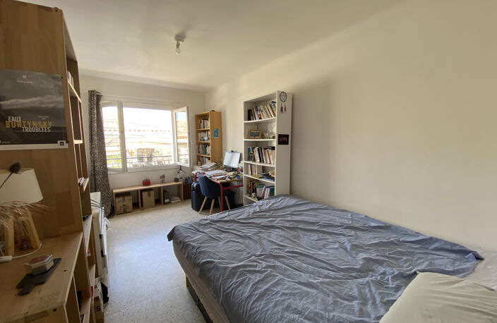 MONTPELLIER - CHAPTAL // Appartement T3 rénové de 68m2 envir — photo 2
