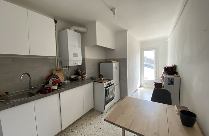 MONTPELLIER - CHAPTAL // Appartement T3 rénové de 68m2 envir — photo 4