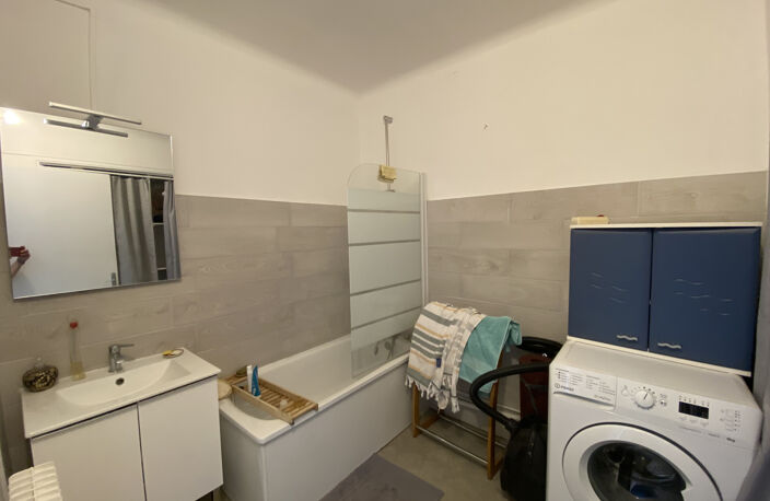 MONTPELLIER - CHAPTAL // Appartement T3 rénové de 68m2 envir — photo 5