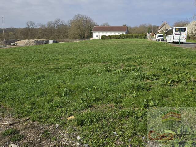 Terrain constructible — photo du bien