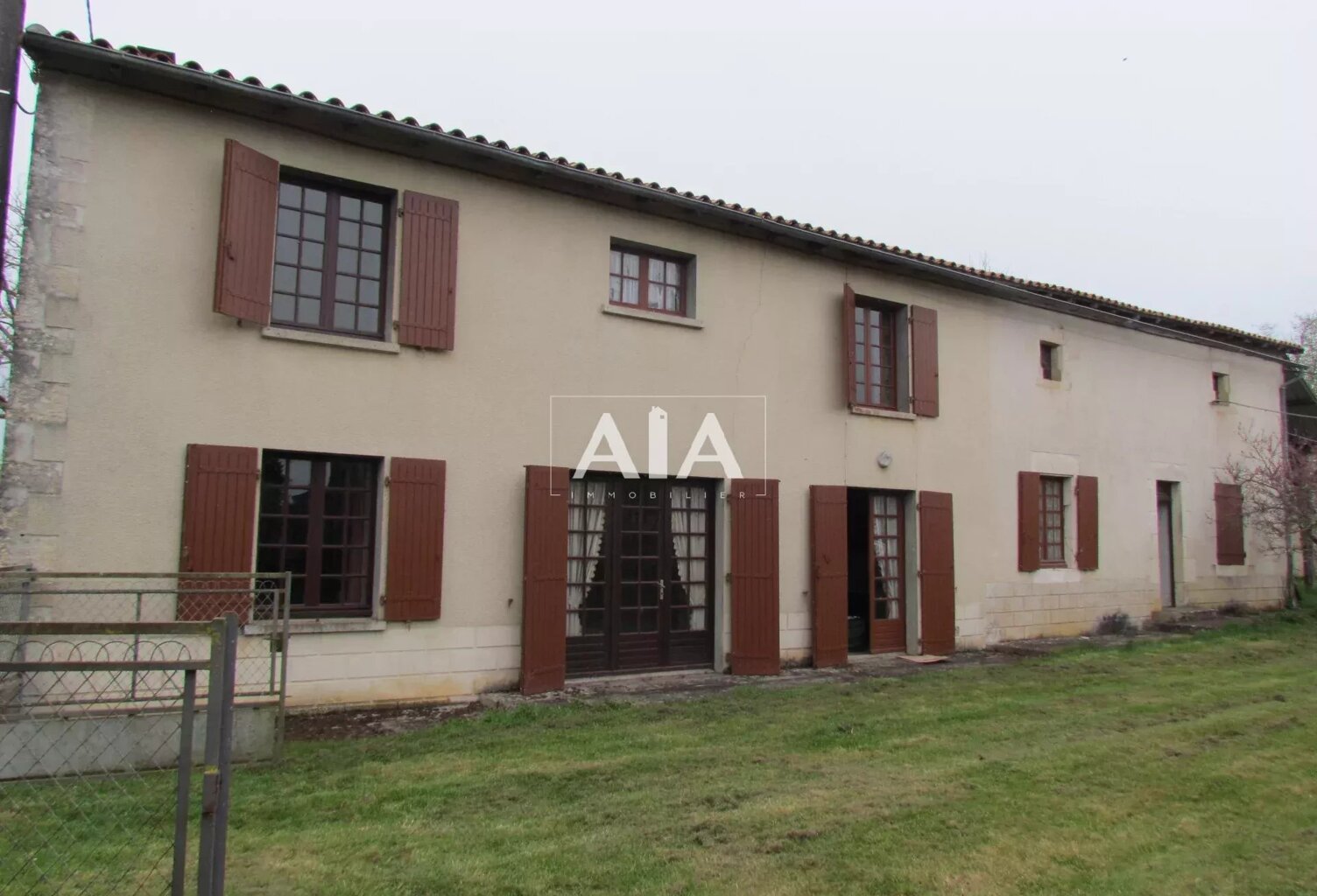Maison de village proche de Ruffec(4km) — photo 1