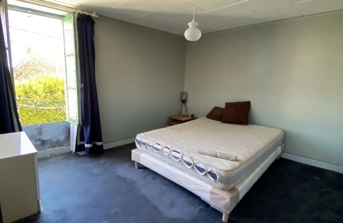 Maison ancienne édifiée sur cave avec dépendances — photo 3