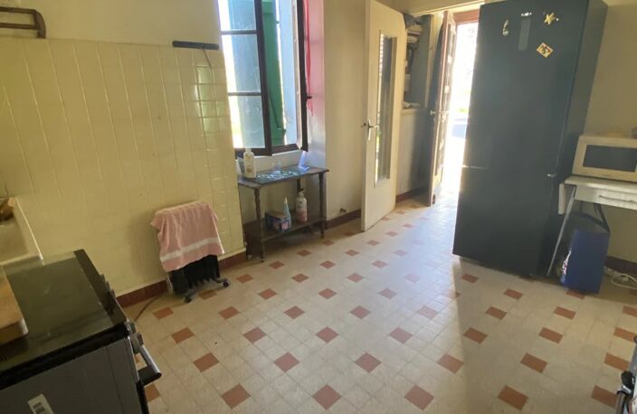 Maison ancienne édifiée sur cave avec dépendances — photo 4