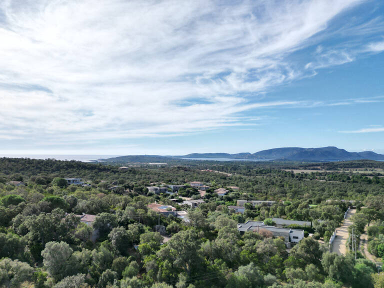 Exceptionnel à Porto Vecchiaccio, Terrain 3488 m2 avec permi — photo 1