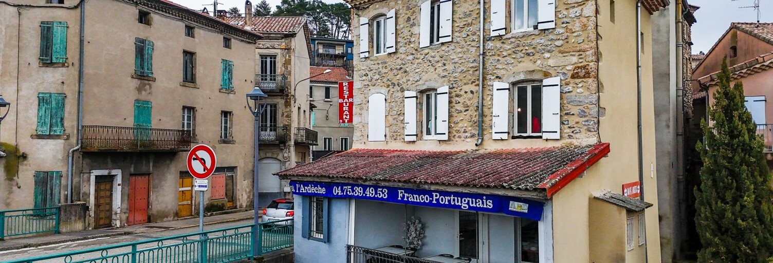 Commerce  61 m² à vendre à Ucel (07200)