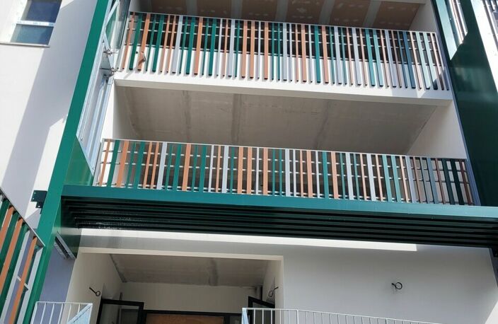 BUREAUX - LOCAL PROFESSIONNEL à LOUER — photo 2