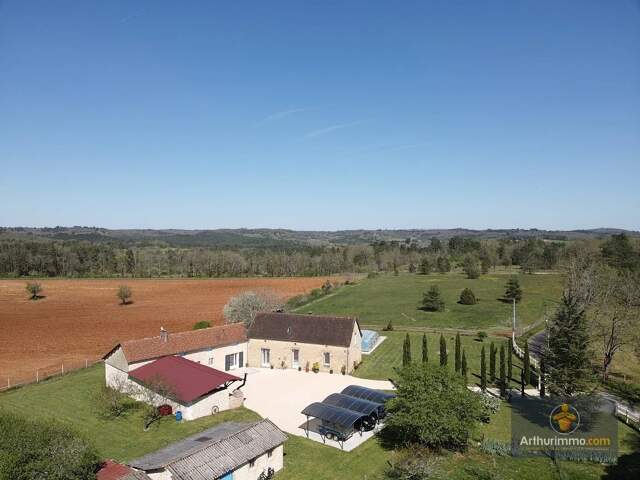 ANCIENNE FERMETTE RENOVEE AVEC PISCINE CHAUFFEE ET TRUFFIERE A VENDRE  EN PERIGORD NOIR — photo du bien
