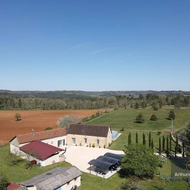 Maison 8 pièces 647900 €