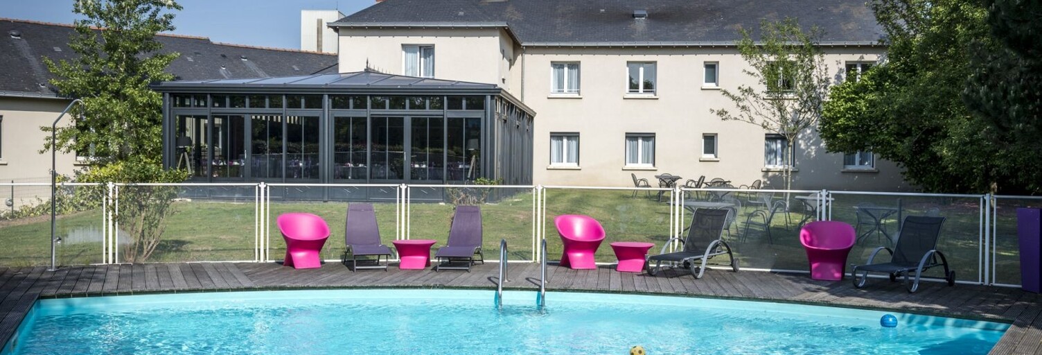 Commerce  1700 m² à vendre à Doué-en-Anjou (49700)