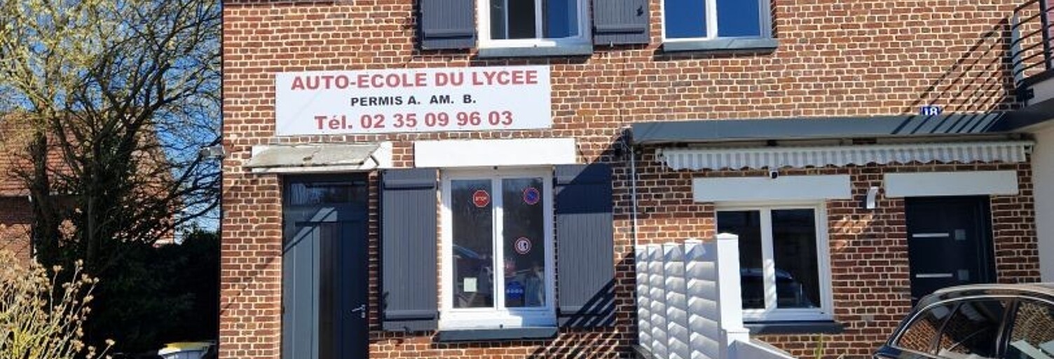 Commerce  40 m² à vendre à Forges-les-Eaux (76440)