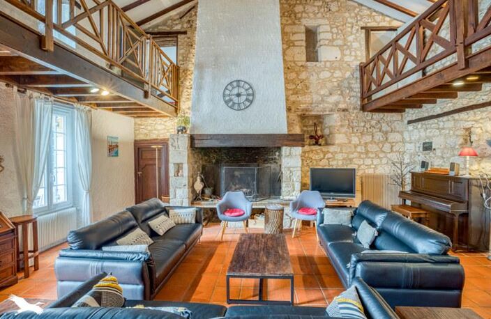 Vente maison 17 pièces 440 m² Sainte-Foy-la-Grande (33220) — photo 2