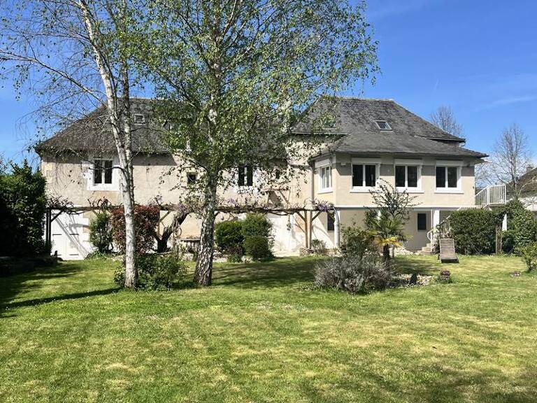 Maison en pierre de 9 pièces principales — photo 1