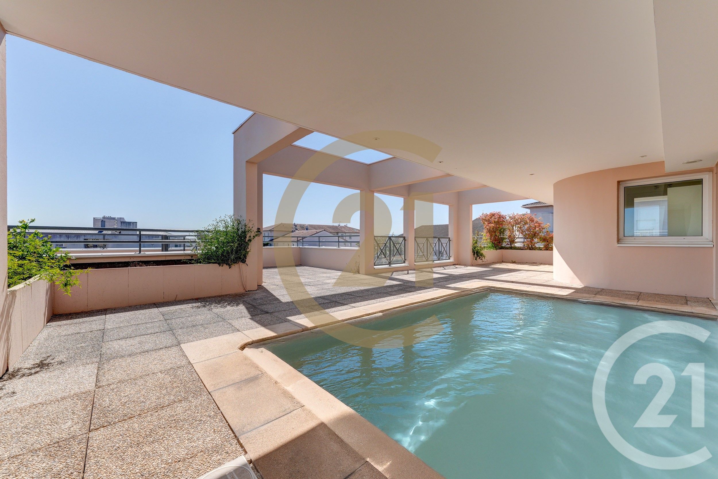Appartement L T5