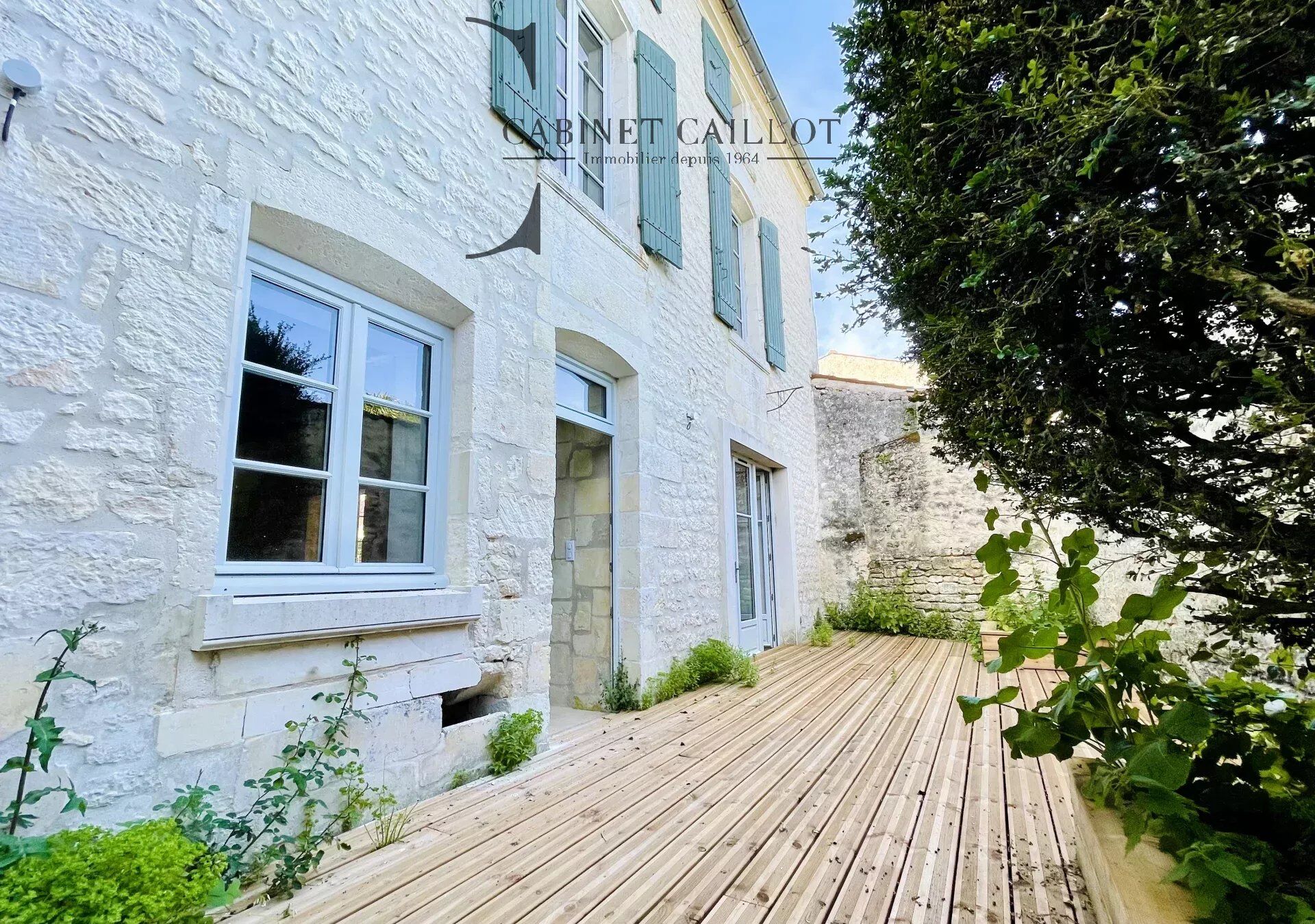 Villa / Maison  T7 à vendre Port-d'Envaux 17350