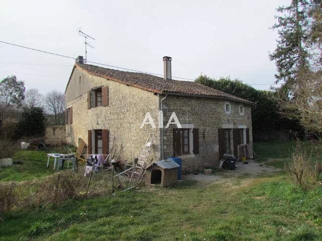 Maison de village proche de Ruffec (4km) — photo du bien