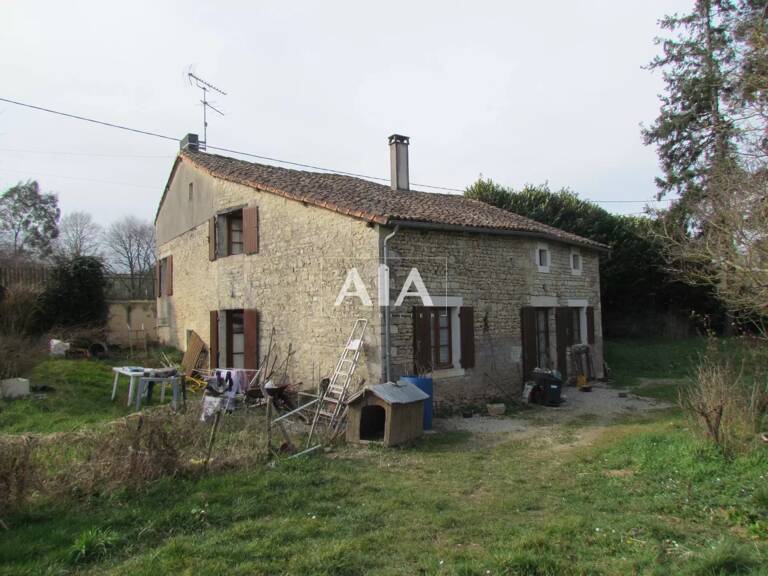 Maison de village proche de Ruffec (4km) — photo 1
