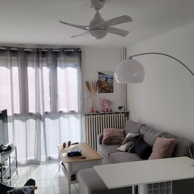 Appartement 3 pièces 700 €