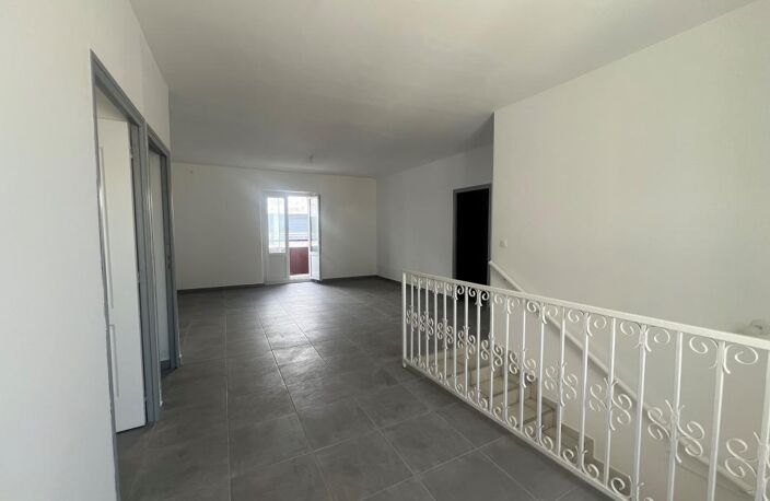 Bureaux en duplex 211 m² St. Denis — photo 3