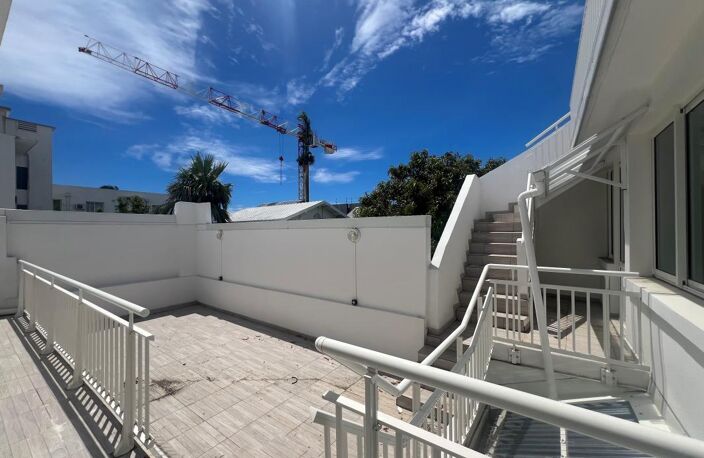 Bureaux en duplex 211 m² St. Denis — photo 4