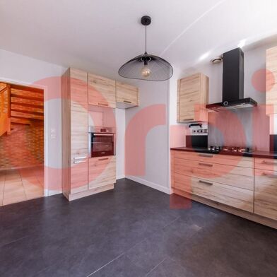 Maison 6 pièces 405000 €