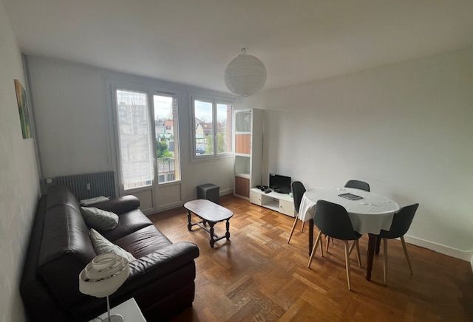 INVESTISSEMENT APPARTEMENT 2 CHAMBRES BALCON ET GARAGE AVEC LOCATAIRE EN PLACE — photo 1