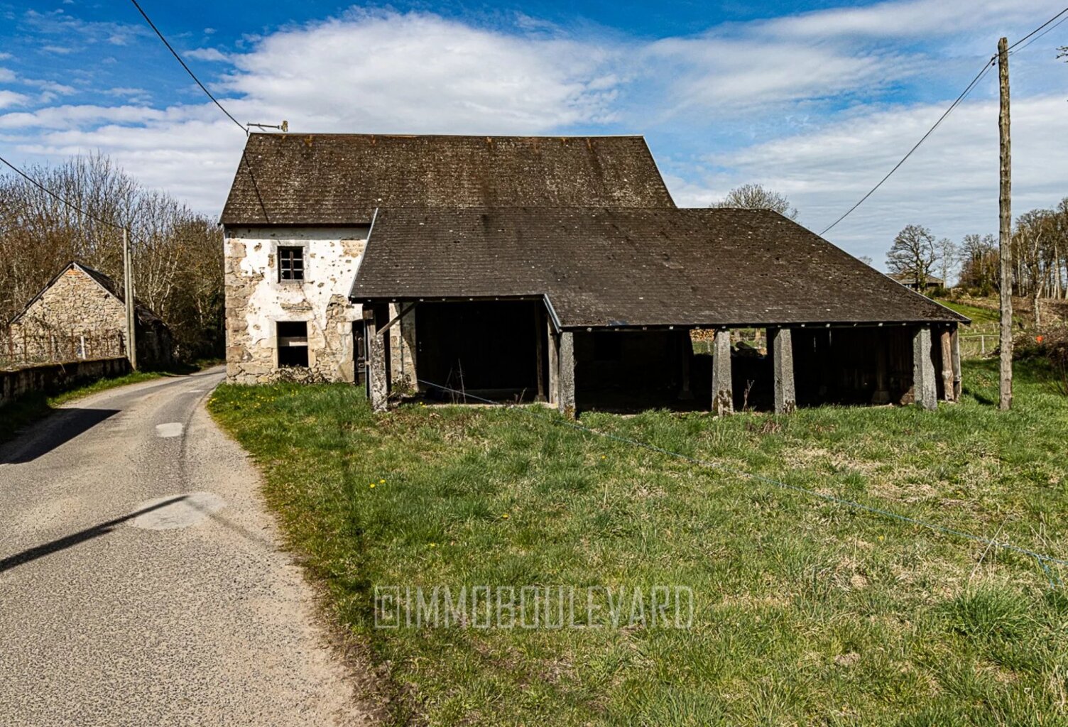 A vendre,  Projet de rénovation dans le Puy de Dôme. — photo 1