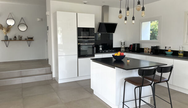 Villa / Maison 8 pièces  à vendre Saint-Clément-de-Rivière 34980