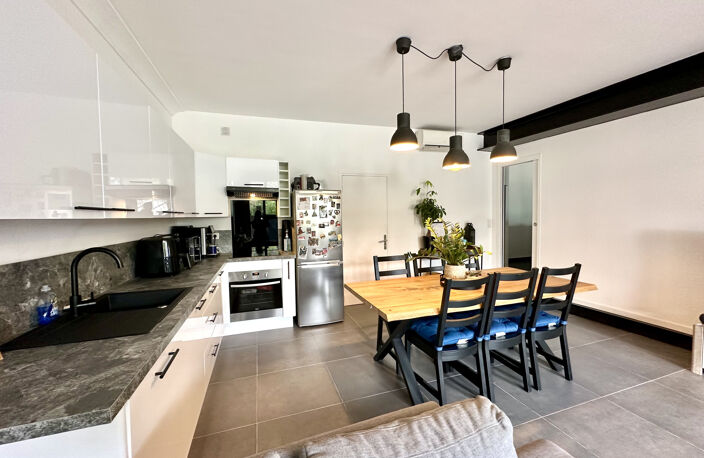 Unique à Cannes, grand t3 atypique — photo 2